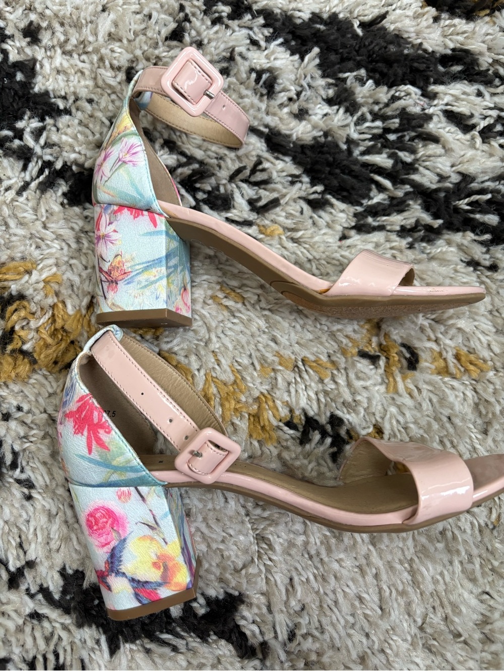 Chinese Laundry floral sandals